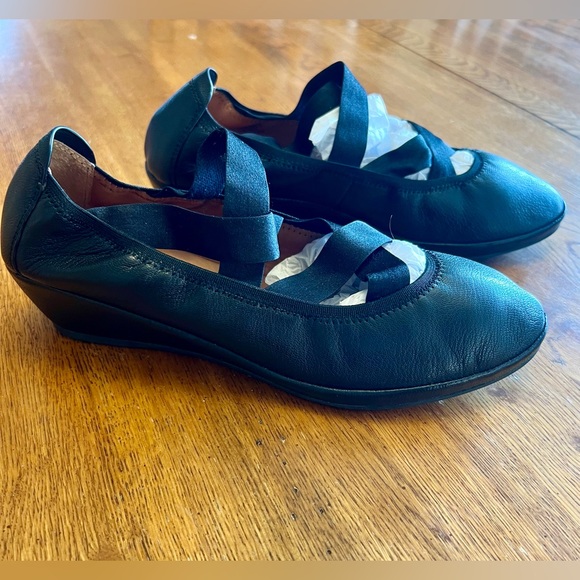 Gentle Souls by Kenneth Cole Natalie Elastic Pumps Size 9 - Picture 3 of 9